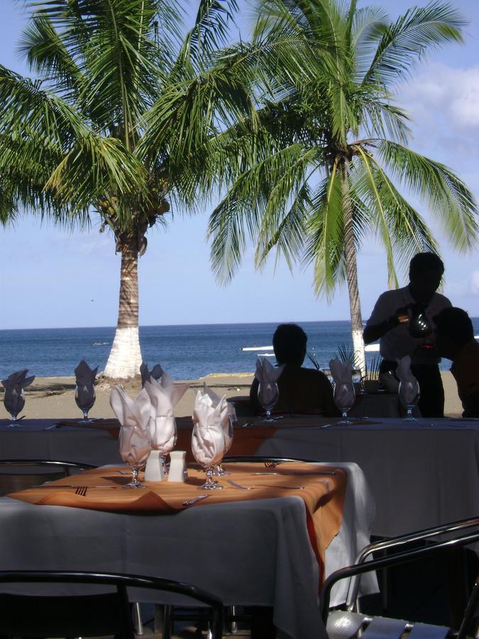 Claudio & Gloria Beach Front Rooms Playas del Coco Exteriör bild